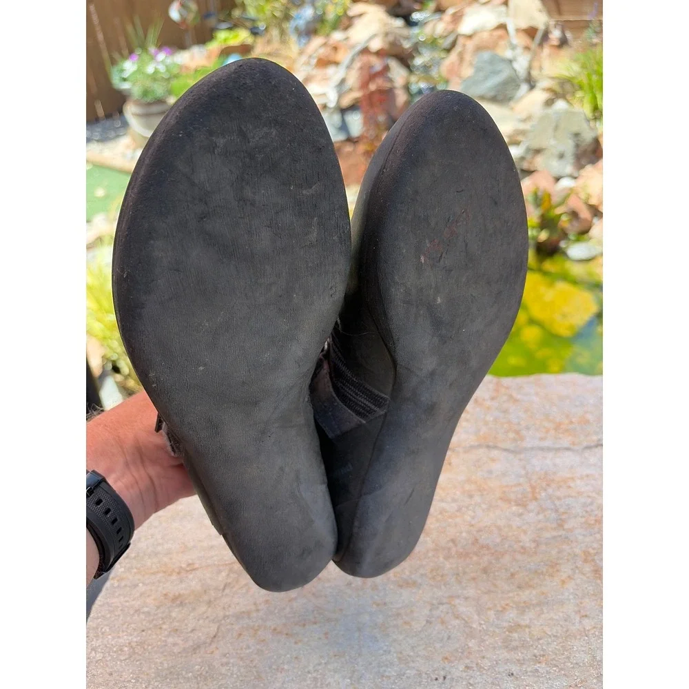 Black Diamond Momentum Climbing Shoes Mens 12 Black Blue Hook and Loop Straps